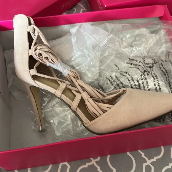 Shoe - Picture 2 of 2